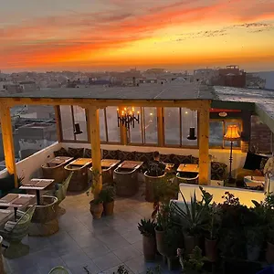 Hostel Atlantic, As-Suwajra